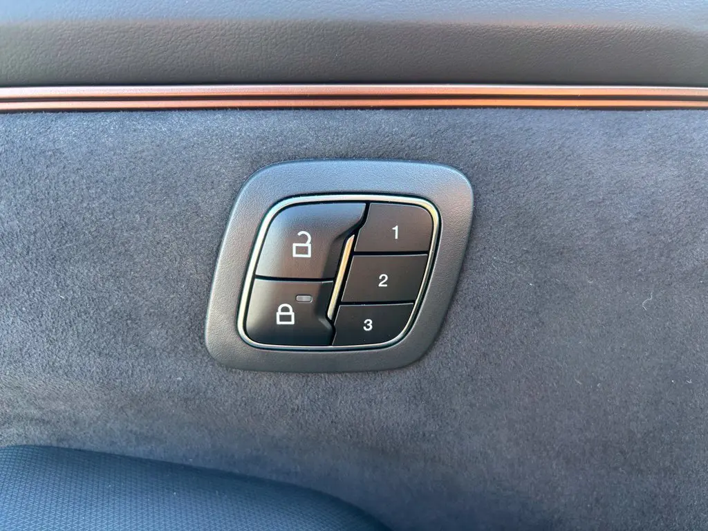 2023 Ford Mustang - $37,995