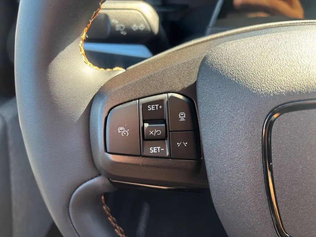 2023 Ford Mustang - $37,995