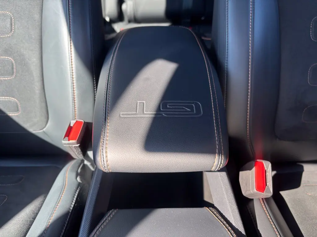 2023 Ford Mustang - $37,995