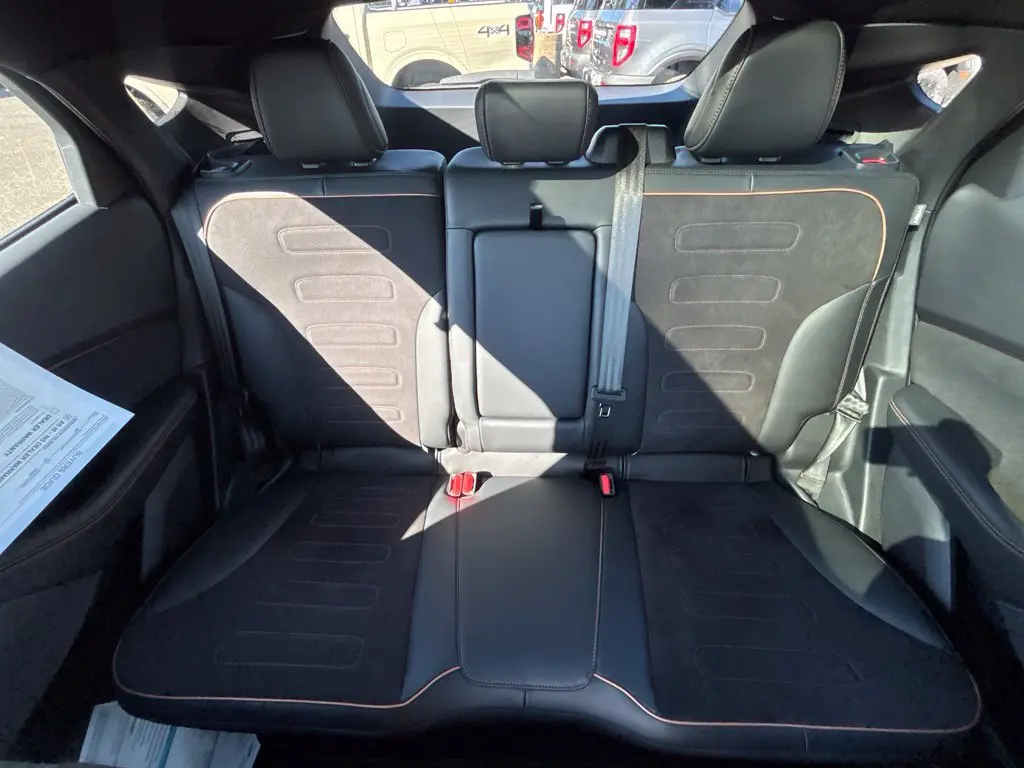 2023 Ford Mustang - $37,995
