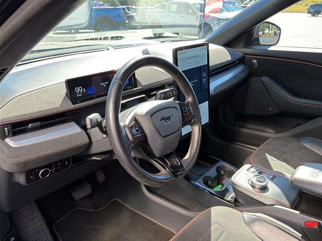 2023 Ford Mustang - $32,400