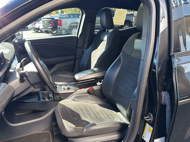 2023 Ford Mustang - $32,400