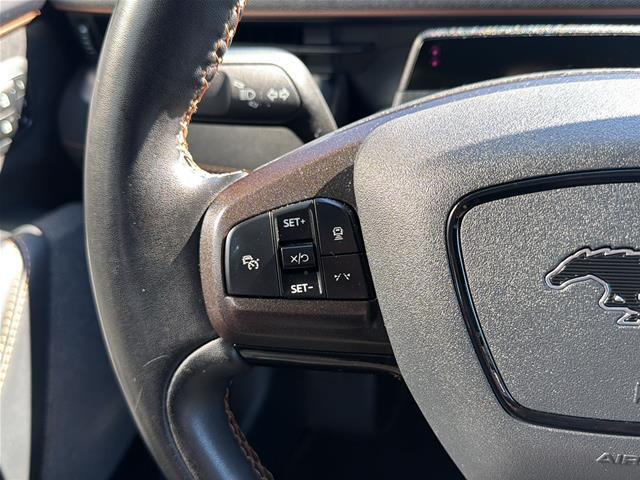 2023 Ford Mustang - $32,400