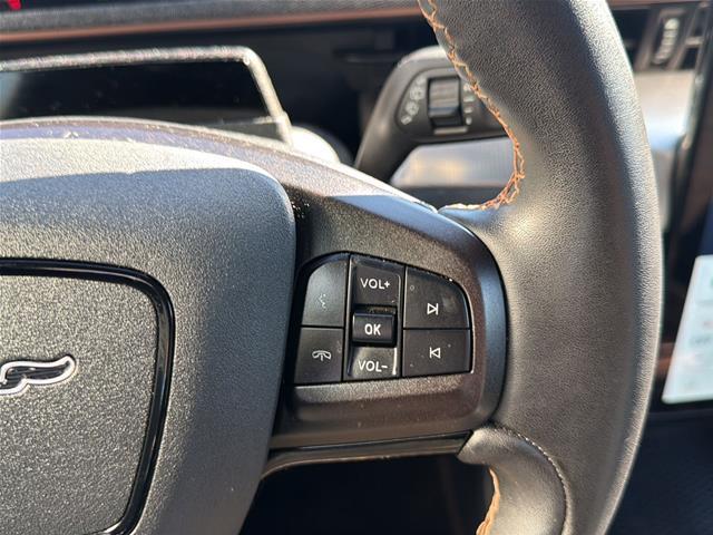 2023 Ford Mustang - $32,400
