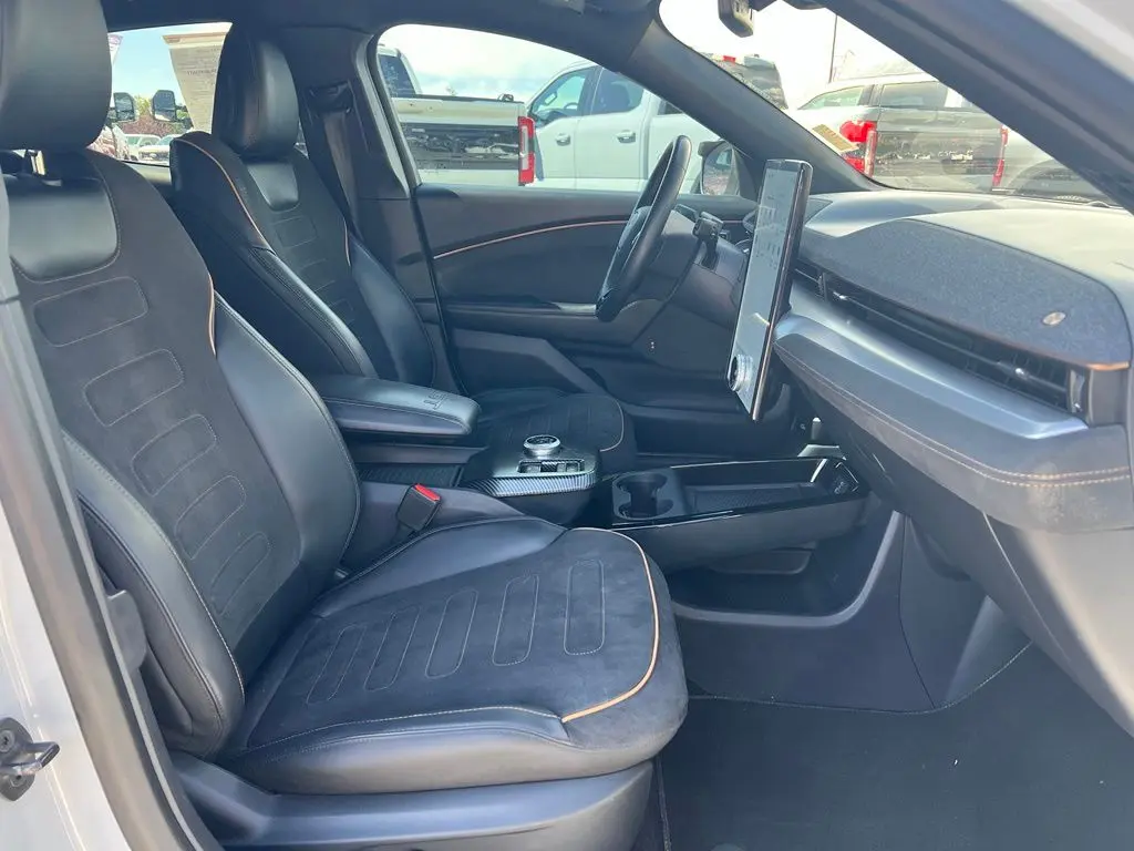 2023 Ford Mustang - $35,750