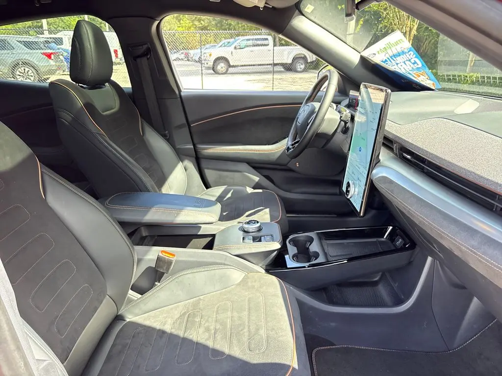 2023 Ford Mustang - $34,500