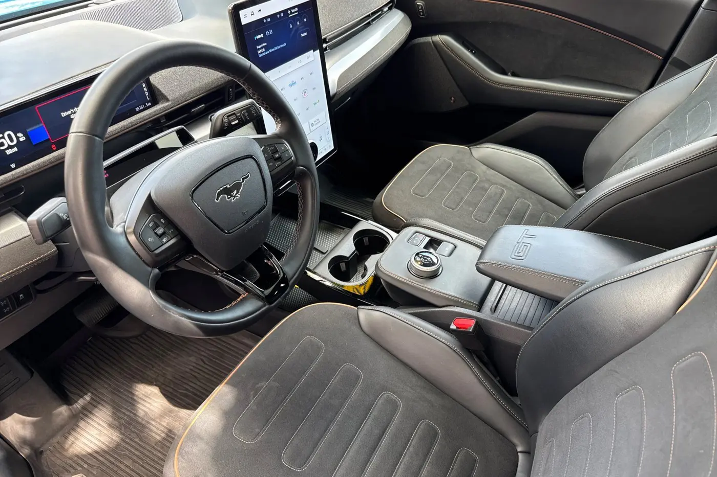 2023 Ford Mustang - $34,950