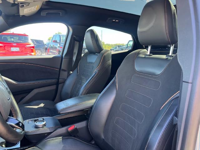2023 Ford Mustang - $28,000