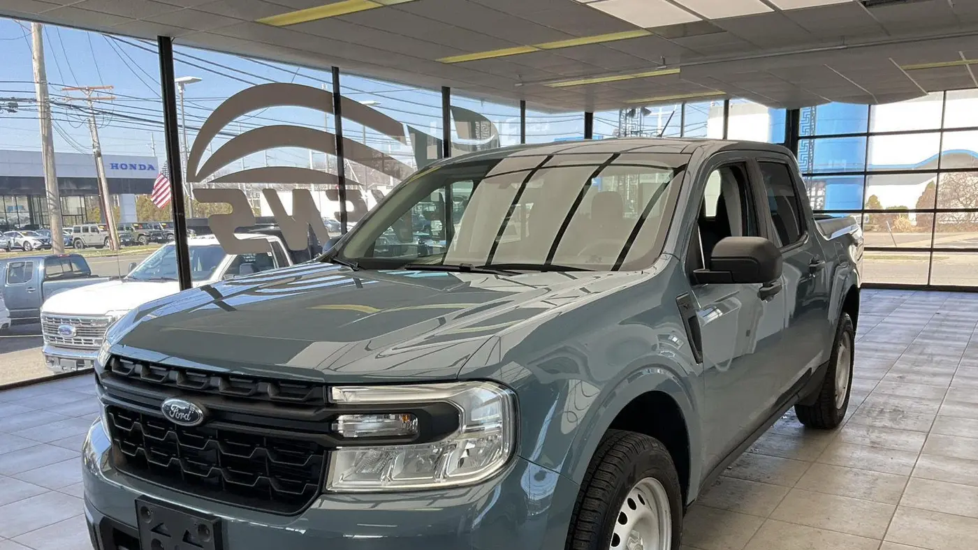 2022 Ford Maverick XL