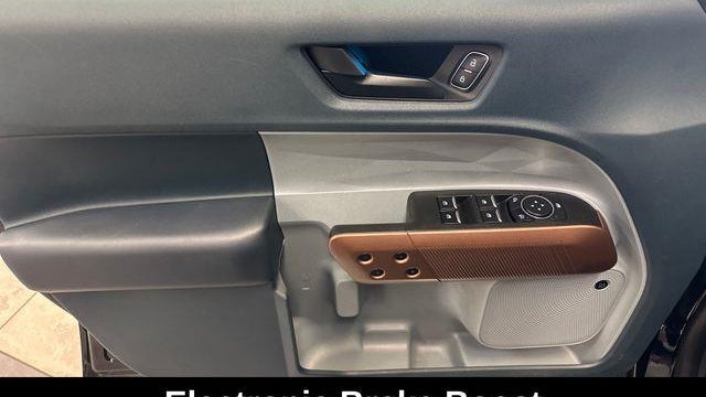 2023 Ford Maverick XL