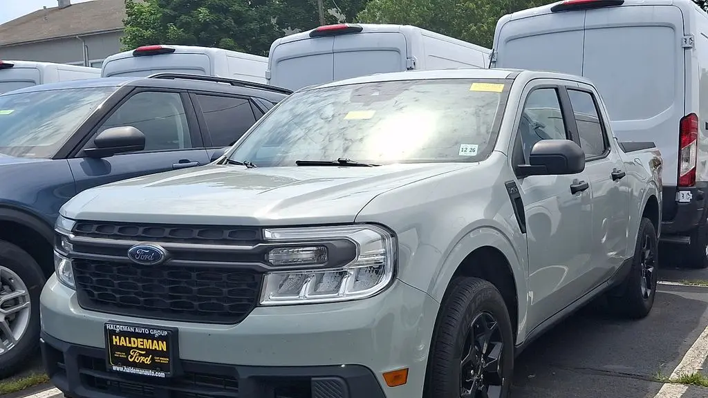 2022 Ford Maverick XL