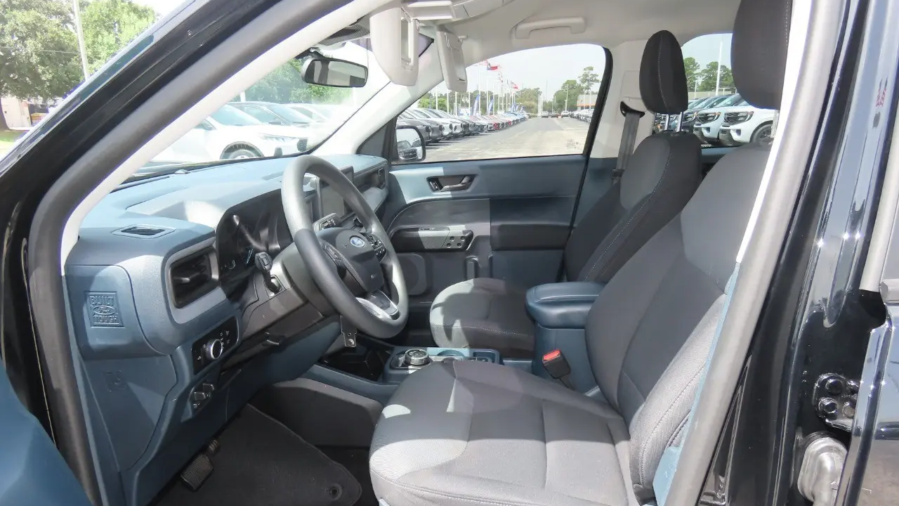 2023 Ford Maverick XL