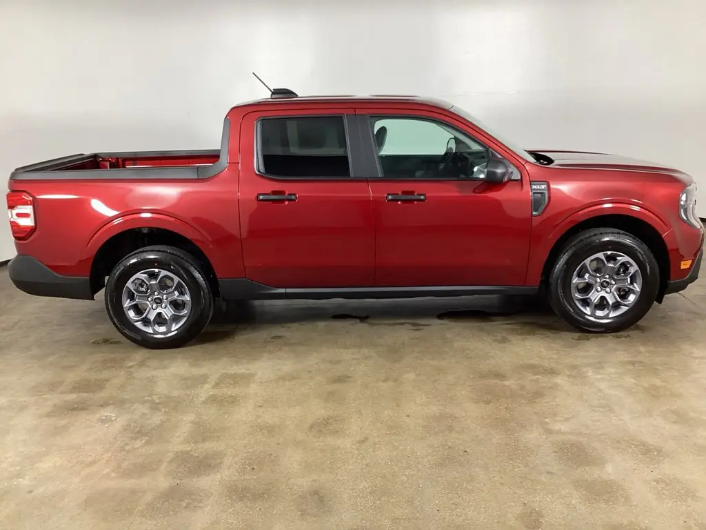 2026 Ford Maverick - $33,225