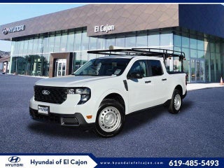 2025 Ford Maverick with Oxford White Exterior