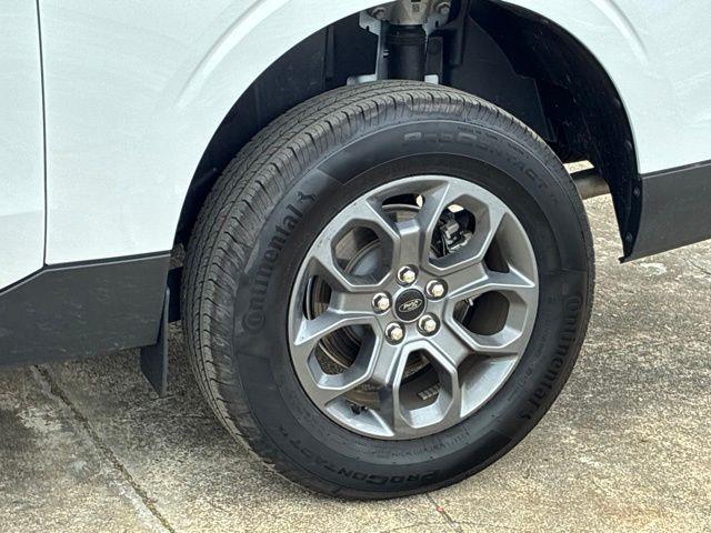 2026 Ford Maverick - $32,742