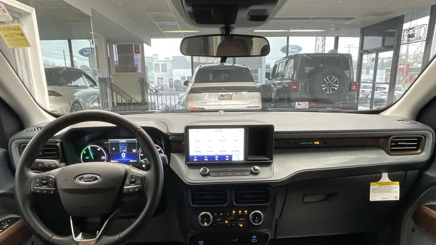 2024 Ford Maverick Lariat