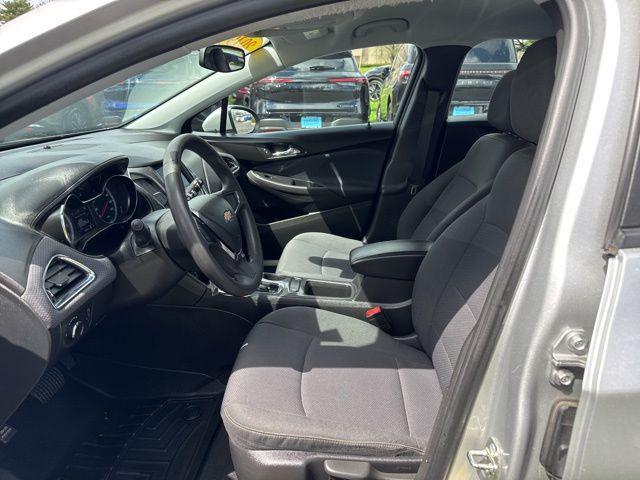 2019 Chevrolet Cruze - $11,495