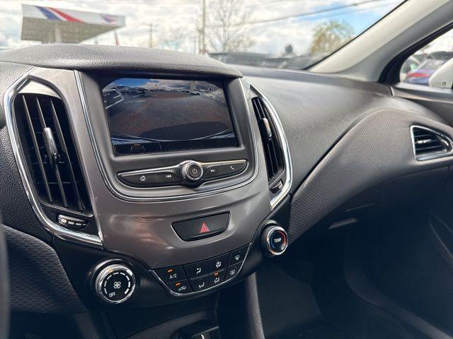 2019 Chevrolet Cruze - $11,495