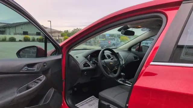2018 Chevrolet Cruze LT Auto