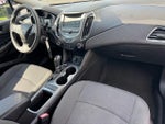 2017 Cruze Thumbnail 16