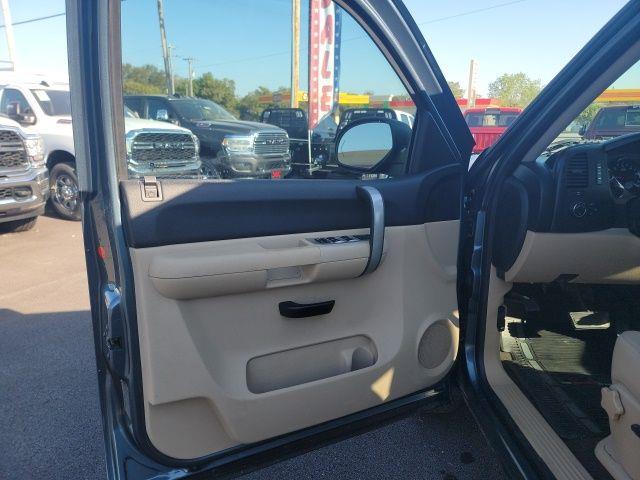 2009 Chevrolet Silverado - $15,082