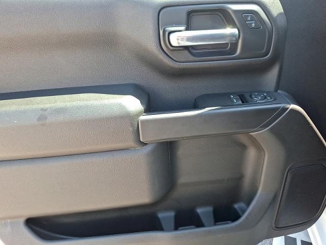 2025 Chevrolet Silverado - $31,880