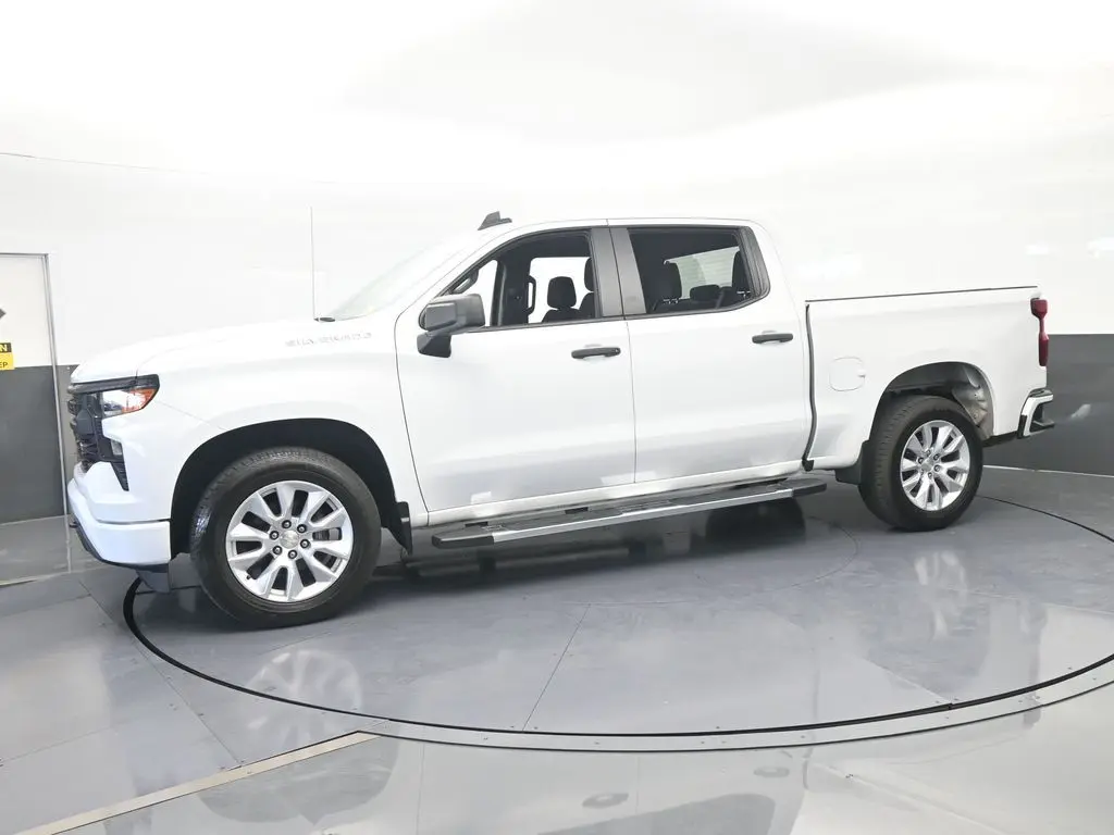 2022 Chevrolet Silverado - $25,631