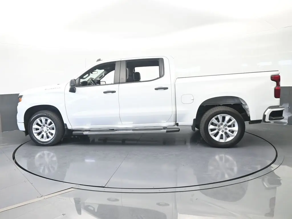 2022 Chevrolet Silverado - $25,631