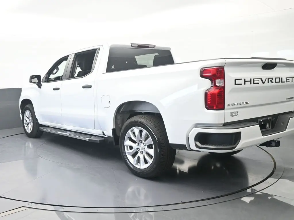 2022 Chevrolet Silverado - $25,631