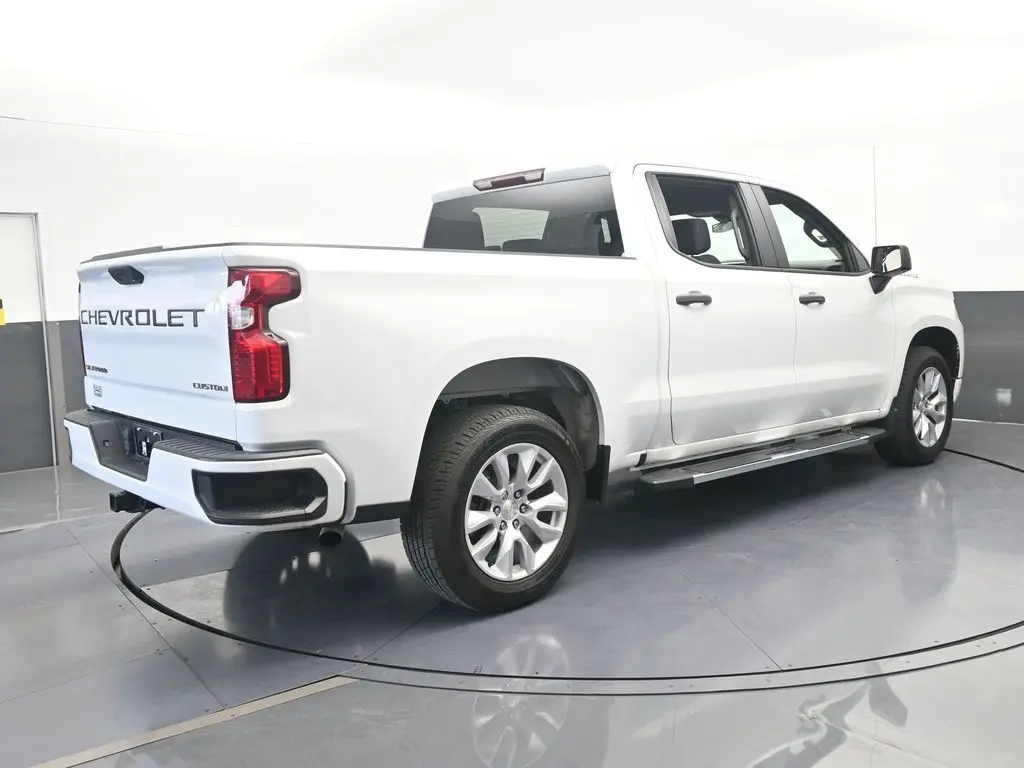 2022 Chevrolet Silverado - $25,631