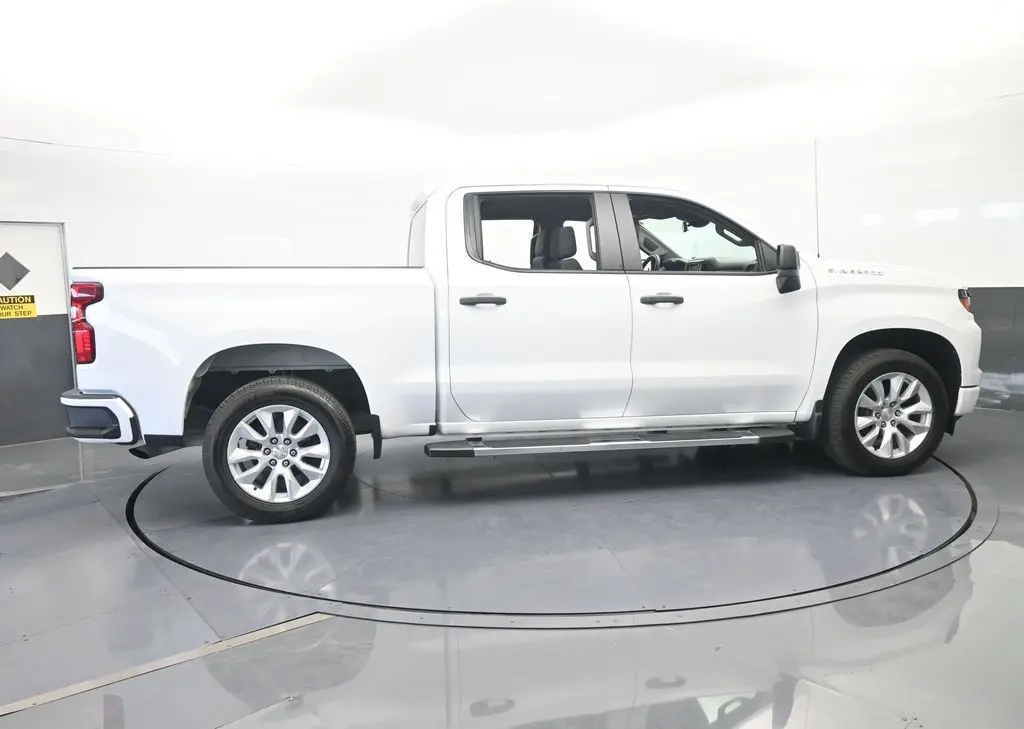 2022 Chevrolet Silverado - $25,631