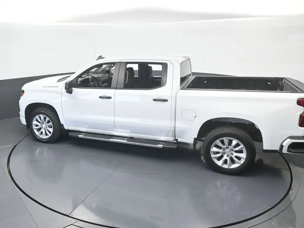 2022 Chevrolet Silverado - $25,631