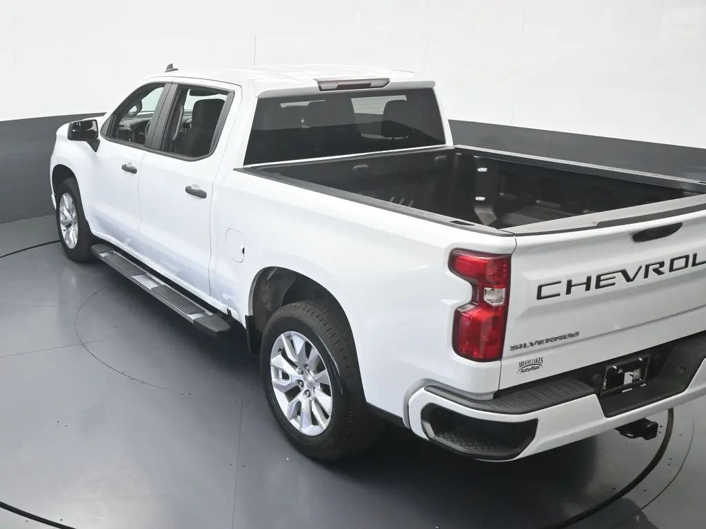 2022 Chevrolet Silverado - $25,631
