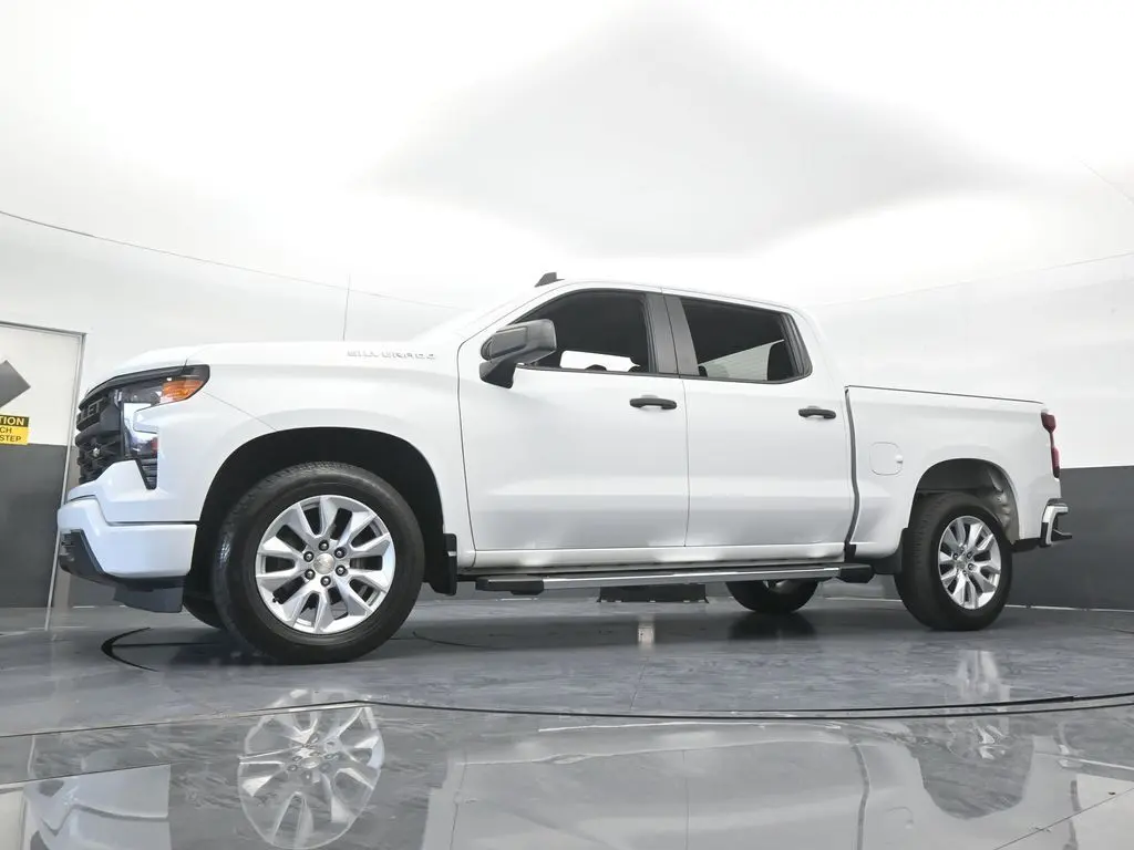 2022 Chevrolet Silverado - $25,631