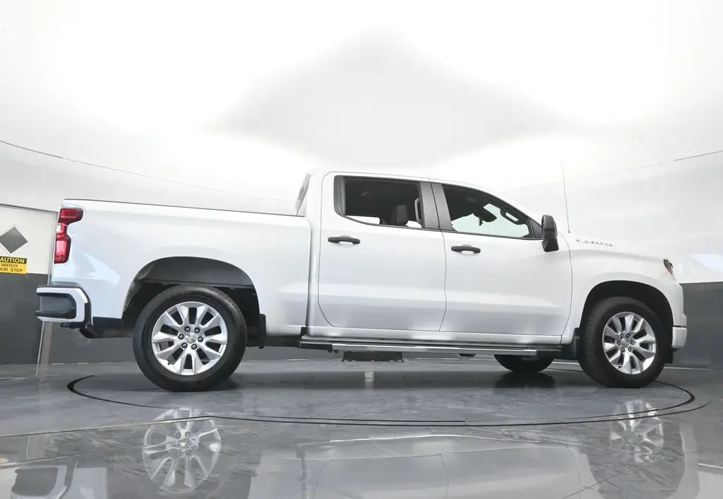 2022 Chevrolet Silverado - $25,631