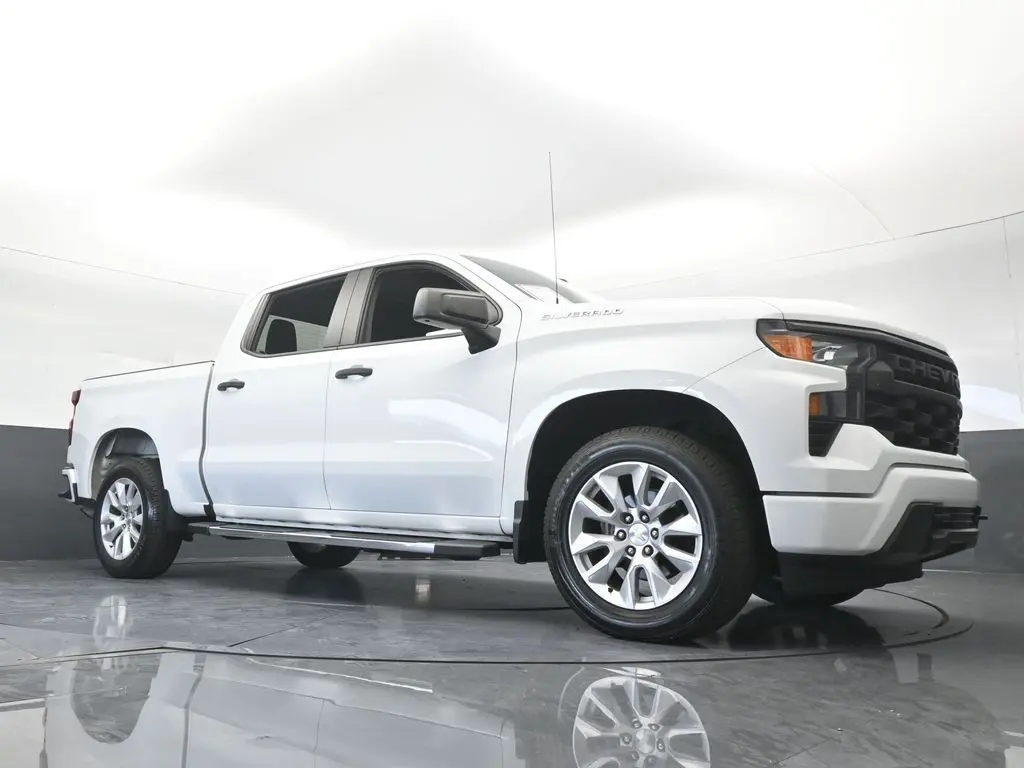 2022 Chevrolet Silverado - $25,631