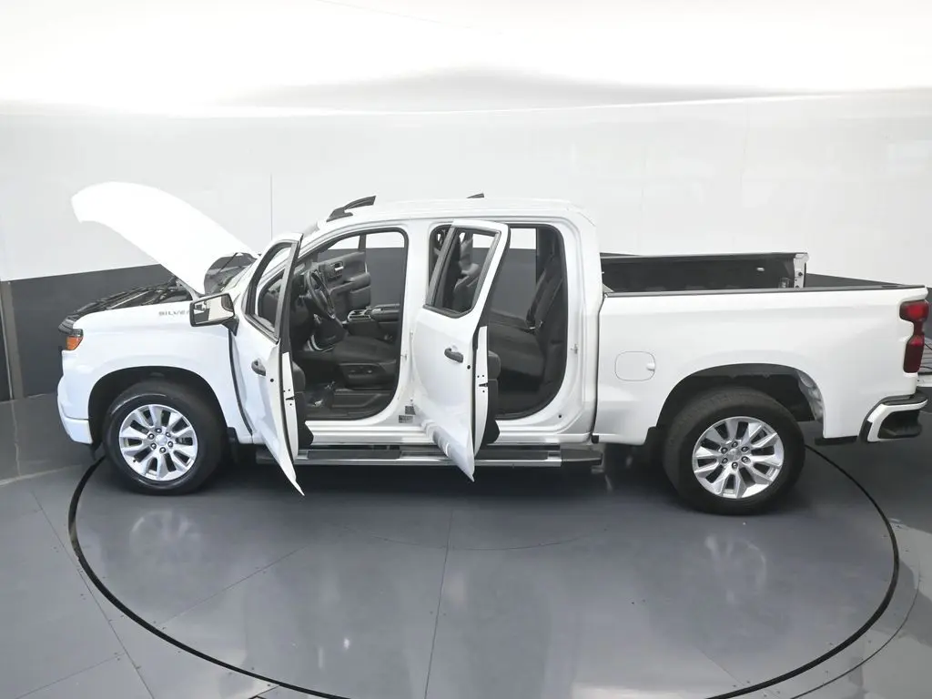 2022 Chevrolet Silverado - $25,631