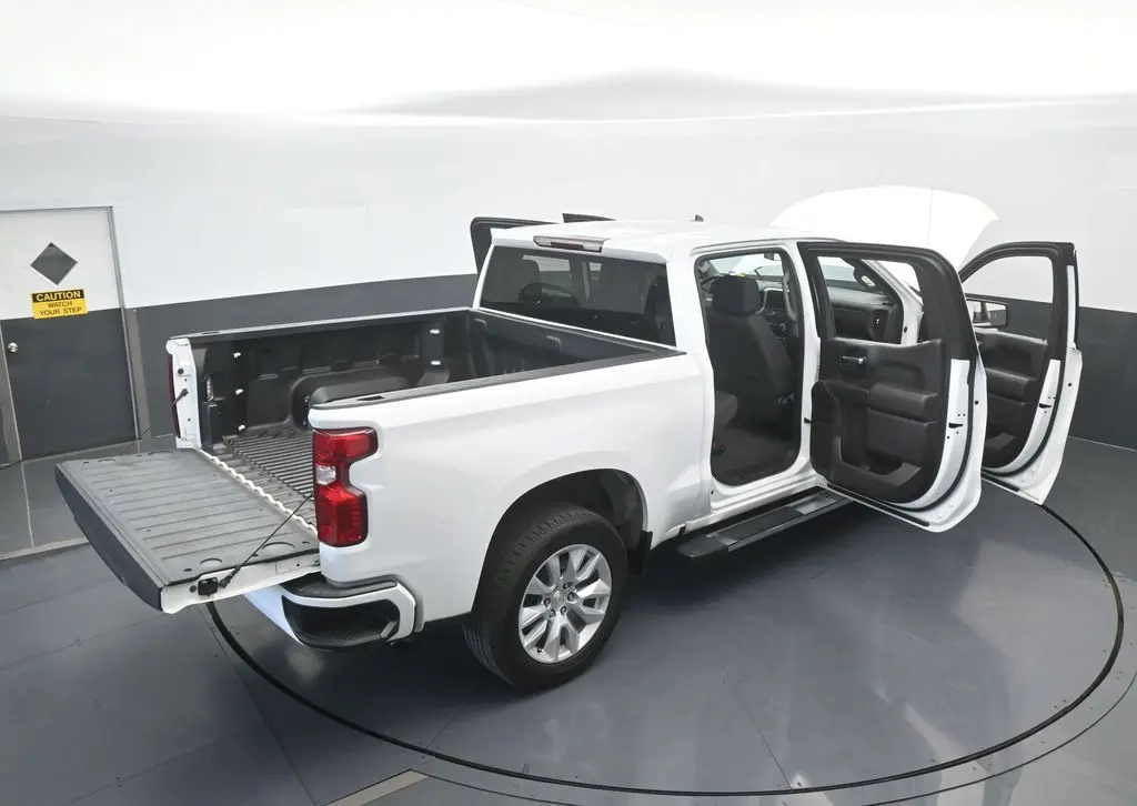 2022 Chevrolet Silverado - $25,631