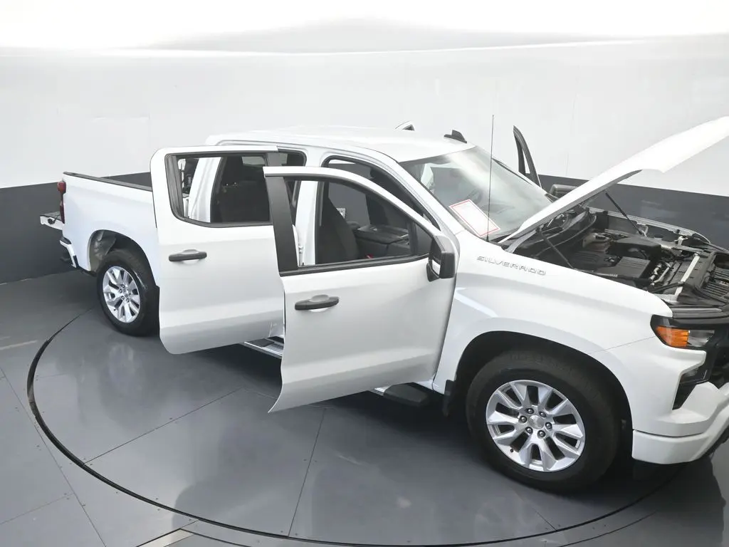 2022 Chevrolet Silverado - $25,631