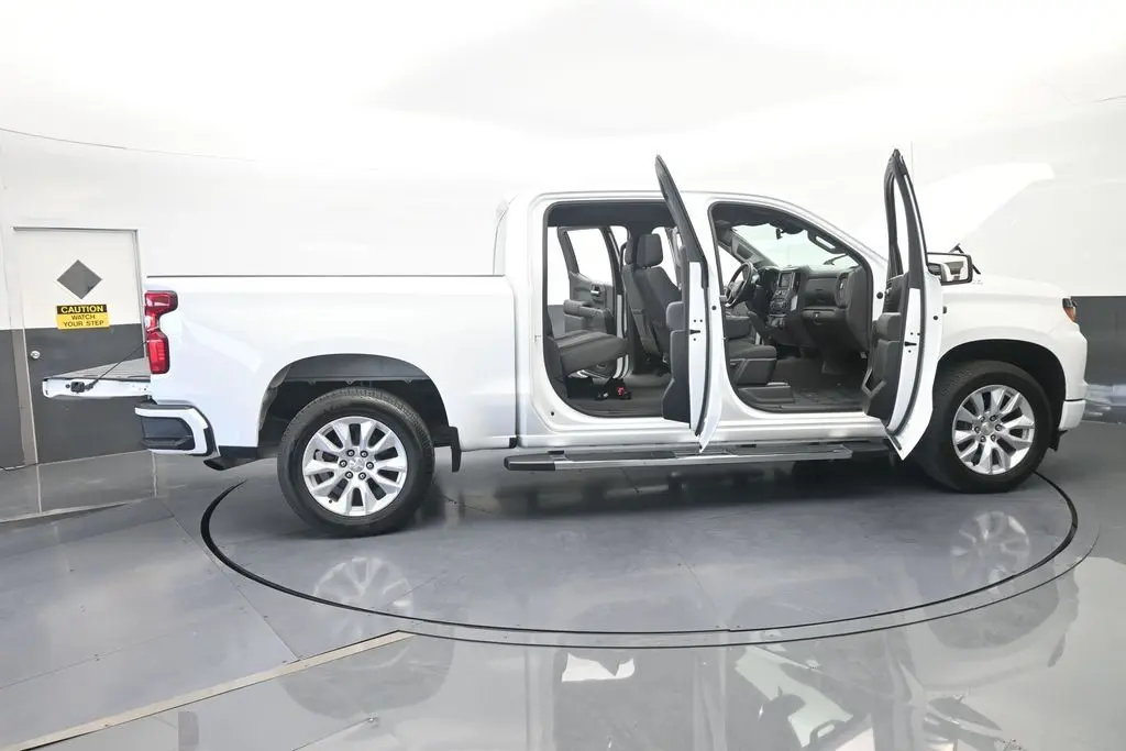 2022 Chevrolet Silverado - $25,631