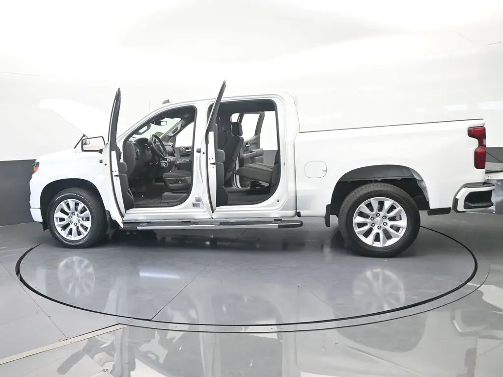 2022 Chevrolet Silverado - $25,631