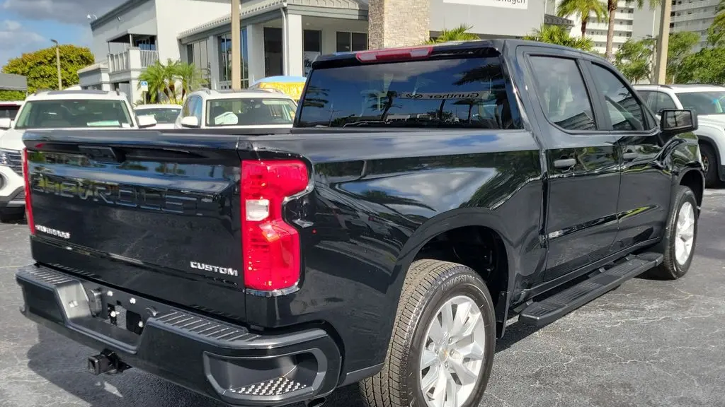 2025 Chevrolet Silverado 1500 Custom