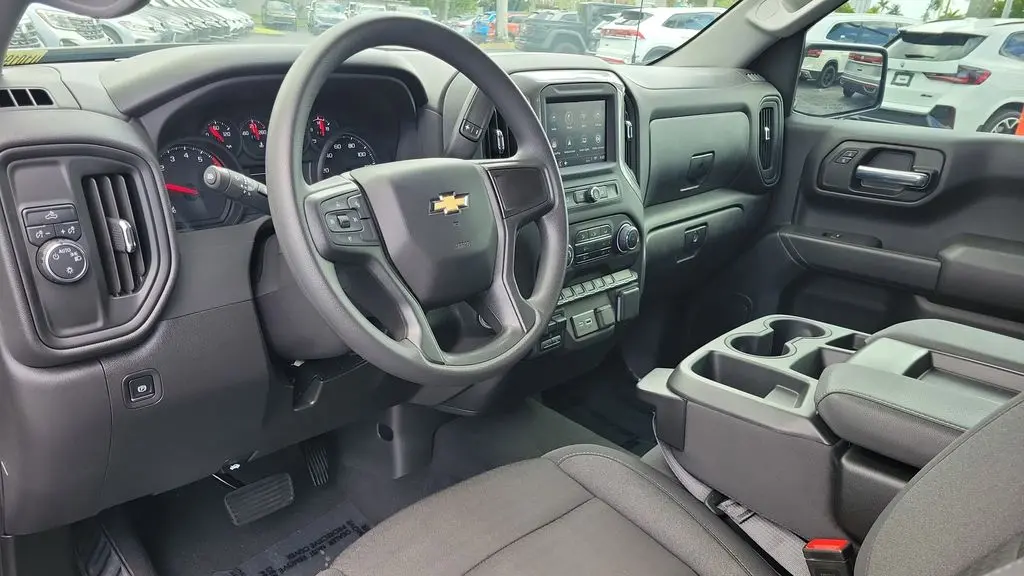 2025 Chevrolet Silverado 1500 Custom