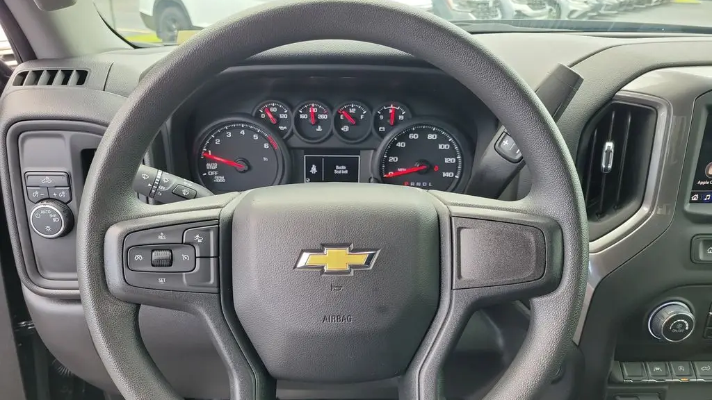 2025 Chevrolet Silverado 1500 Custom