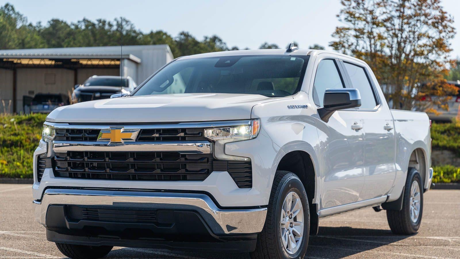 2025 Chevrolet Silverado 1500 LT