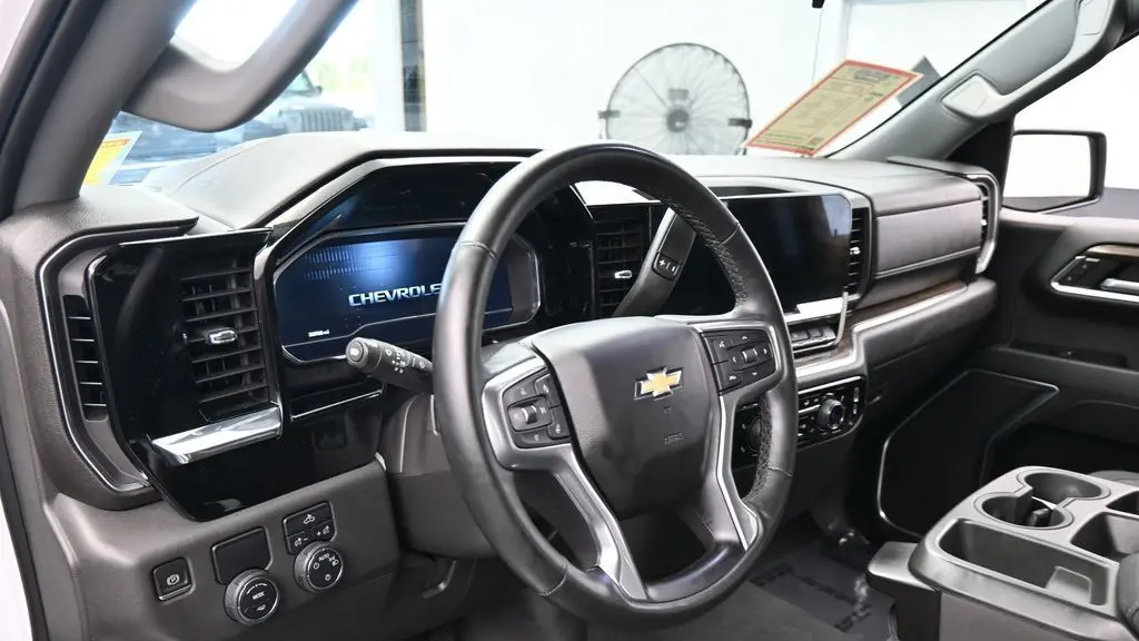 2023 Chevrolet Silverado 1500 LT