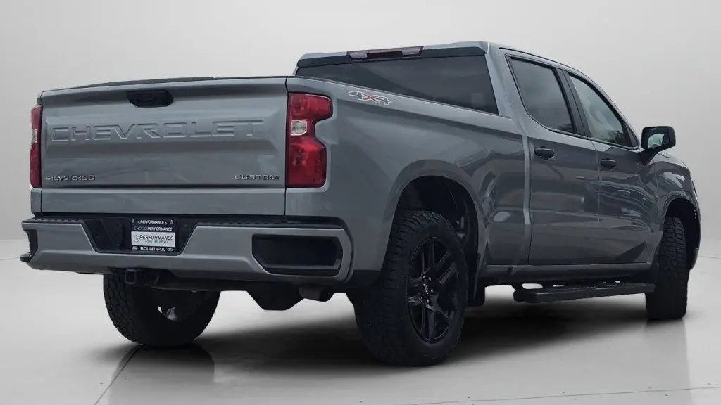 2023 Chevrolet Silverado 1500 Custom