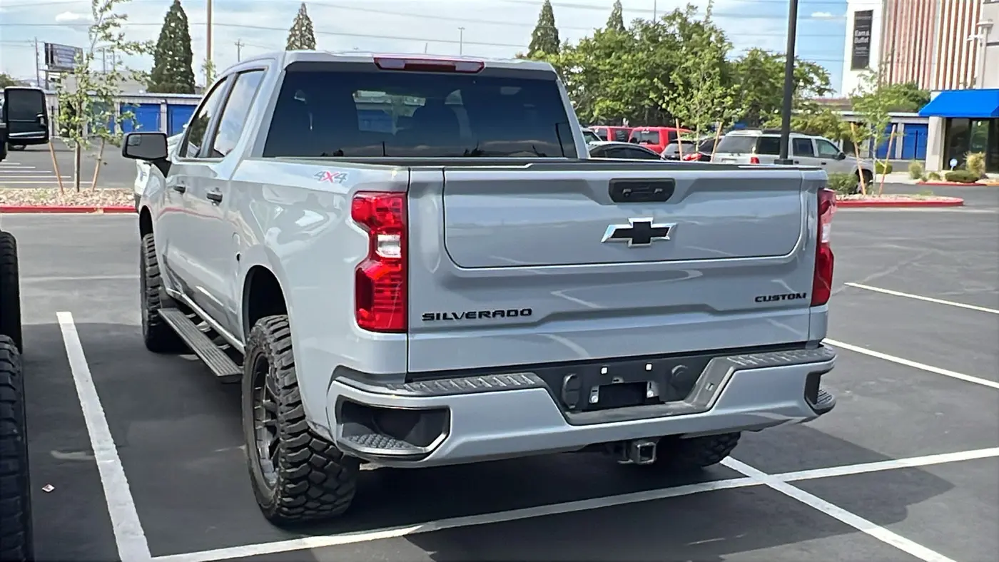 2024 Chevrolet Silverado 1500 Custom
