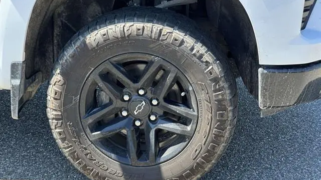 2022 Chevrolet Silverado 1500 Custom Trail Boss