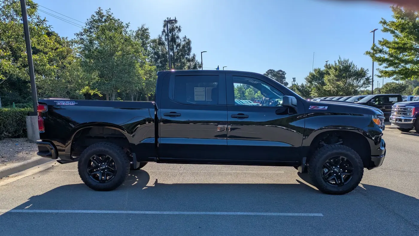 2024 Chevrolet Silverado 1500 Custom Trail Boss